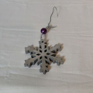 Silver Snowflake Christmas Ornament‎